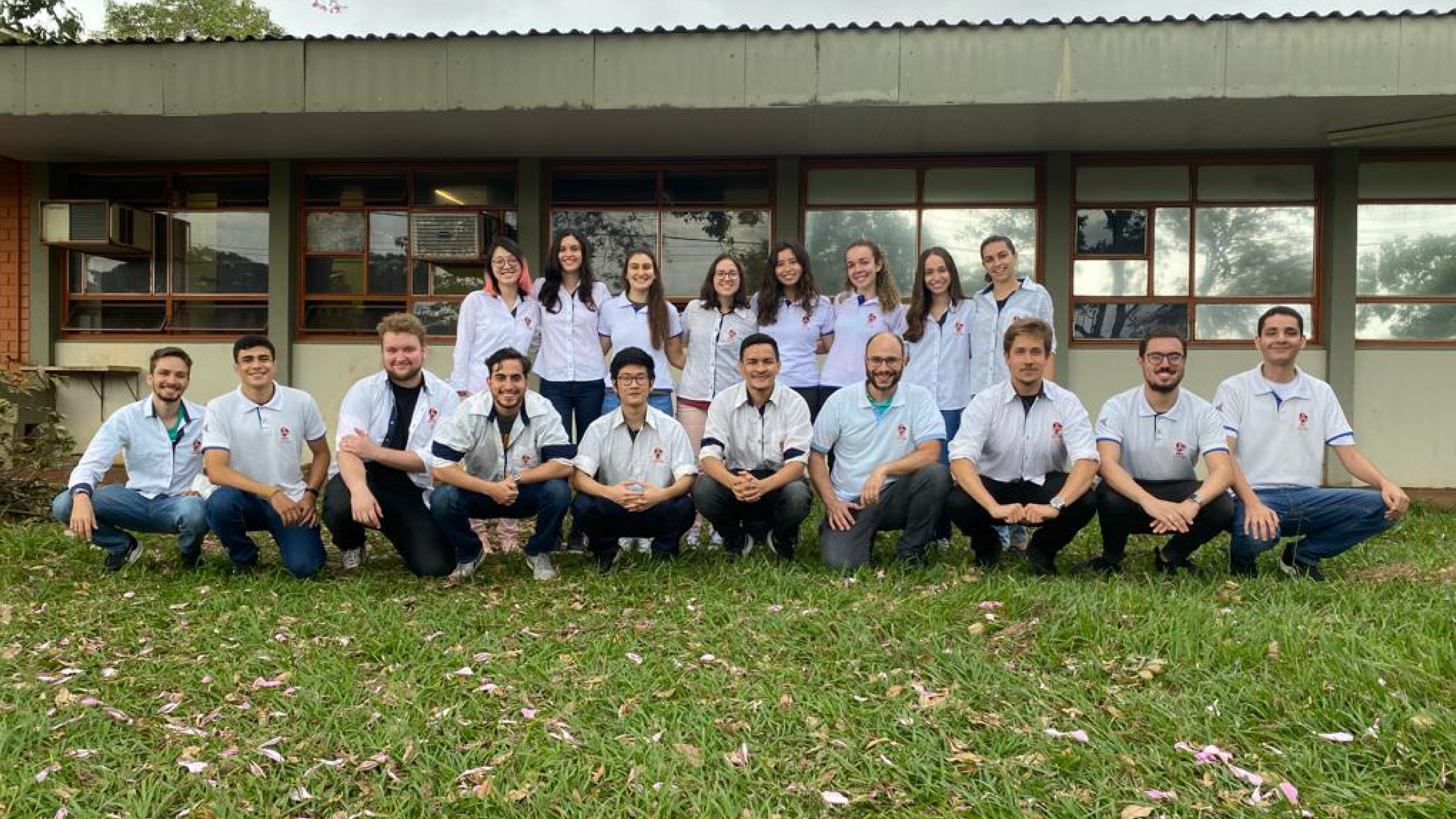 Foto dos membros do grupo PET Engenharia Química